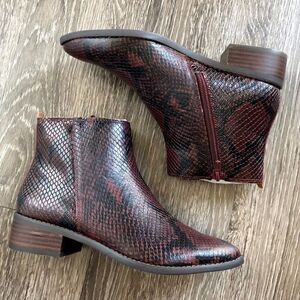 NWOB Lucky Brand Lenree leather bootie dark red snakeskin